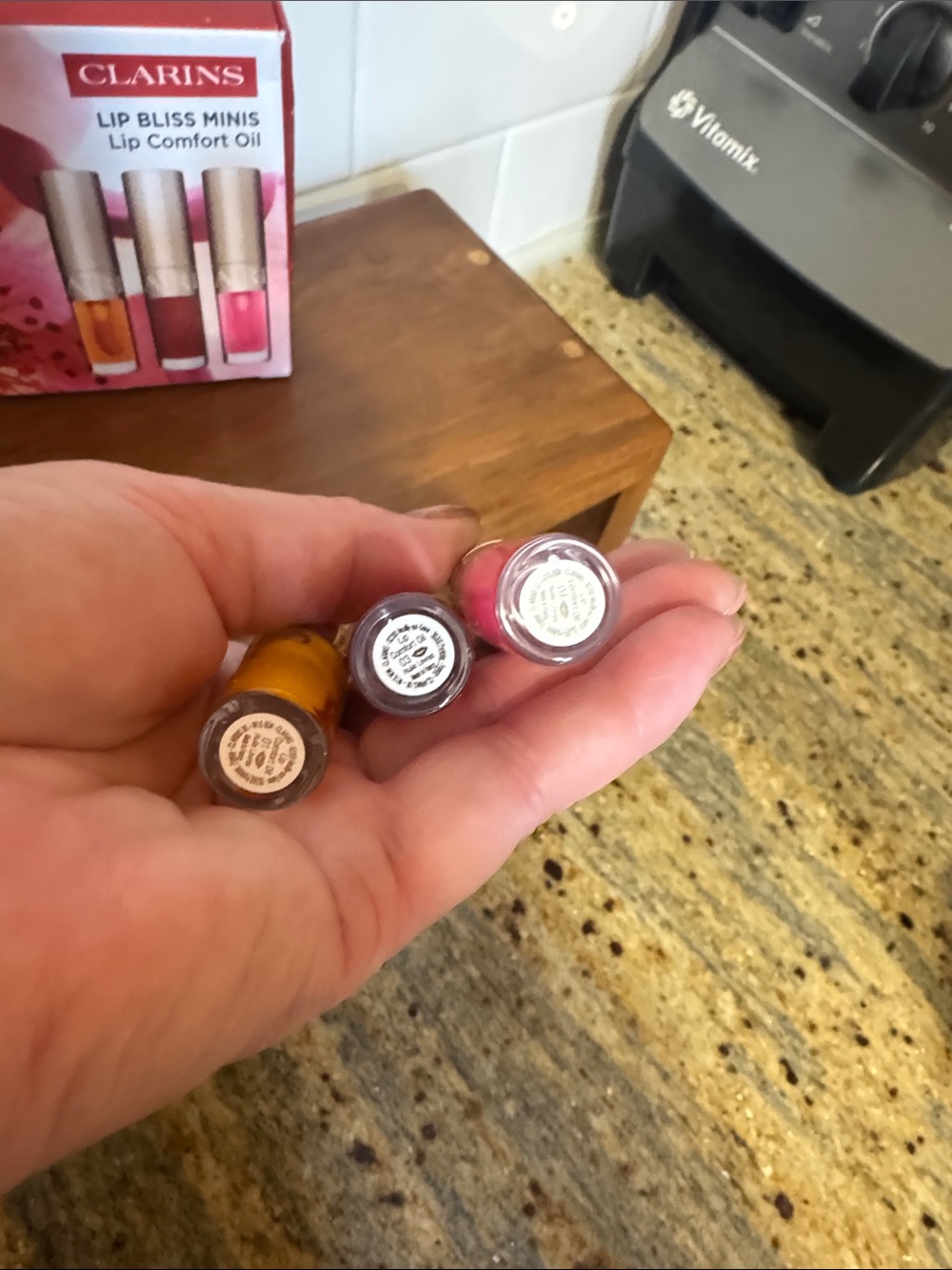 Clarins Lip Bliss Minis Lip Comfort Oil Trio - Red, Pink, Orange - Picture 6 of 10